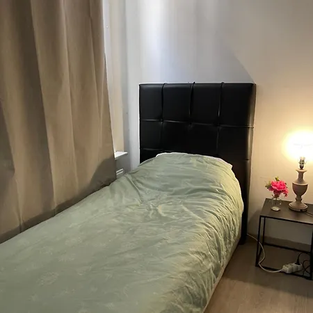 Big Beautiful In Atwerpen-center Apartman
